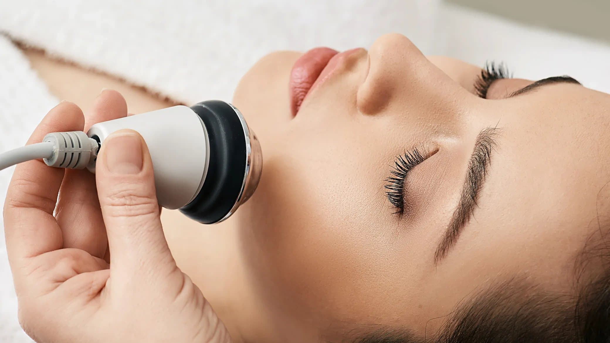Skin and injectables packages for you. Aesthetic treatment packages are designed to give you the most effective multi-modal approach to fighting signs of aging, acne, and scars.

Our aesthetic treatment packages mainly include skin and injectables, which enable you to enjoy the most comprehensive, effective and innovative treatments with high quality service. We offer a range of various packages, covering all parts of the body such as face, neck, décolleté and hands etc., depending on your treatment goals.
