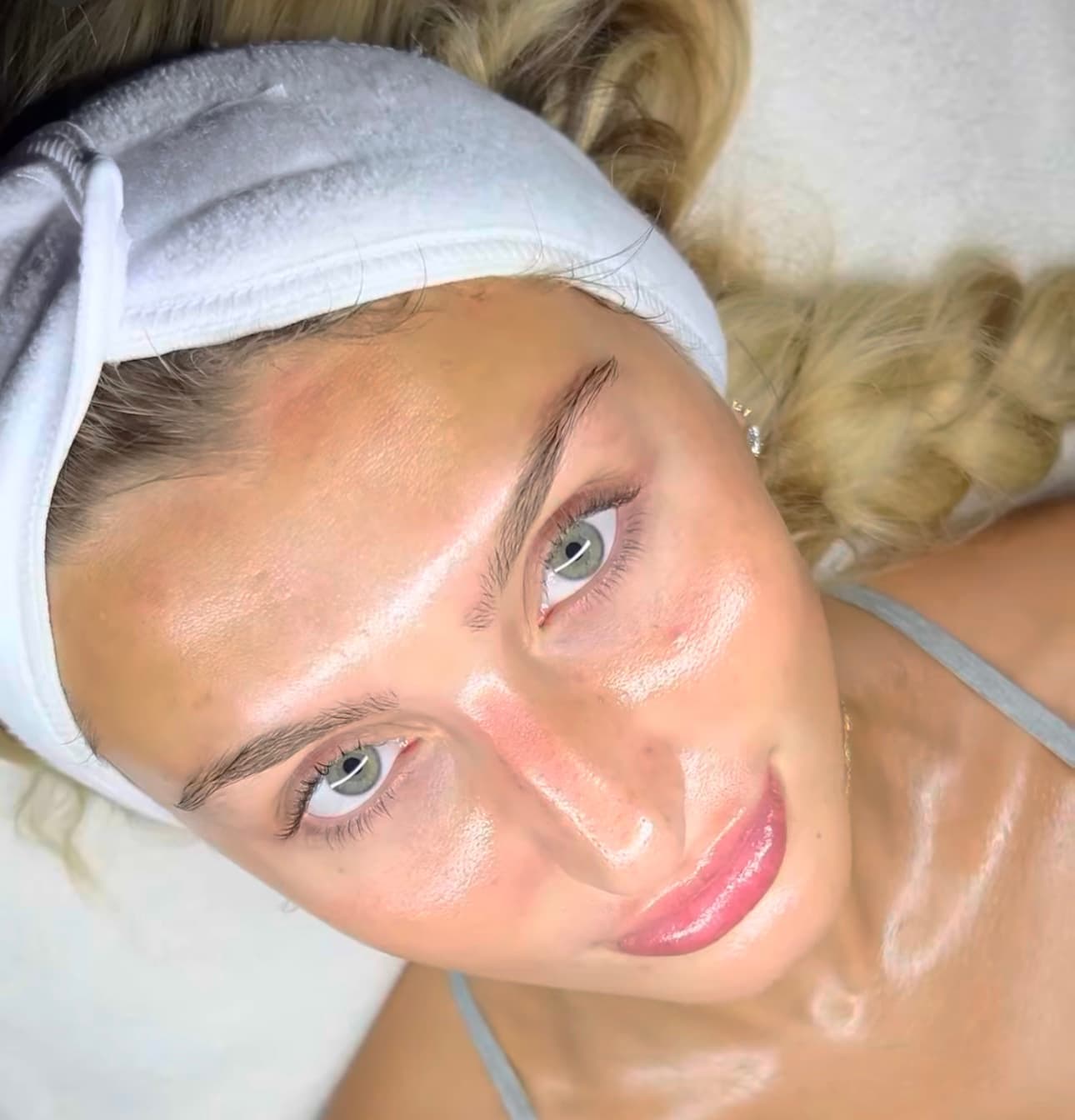 A luxurious facial where science meets indulgence.