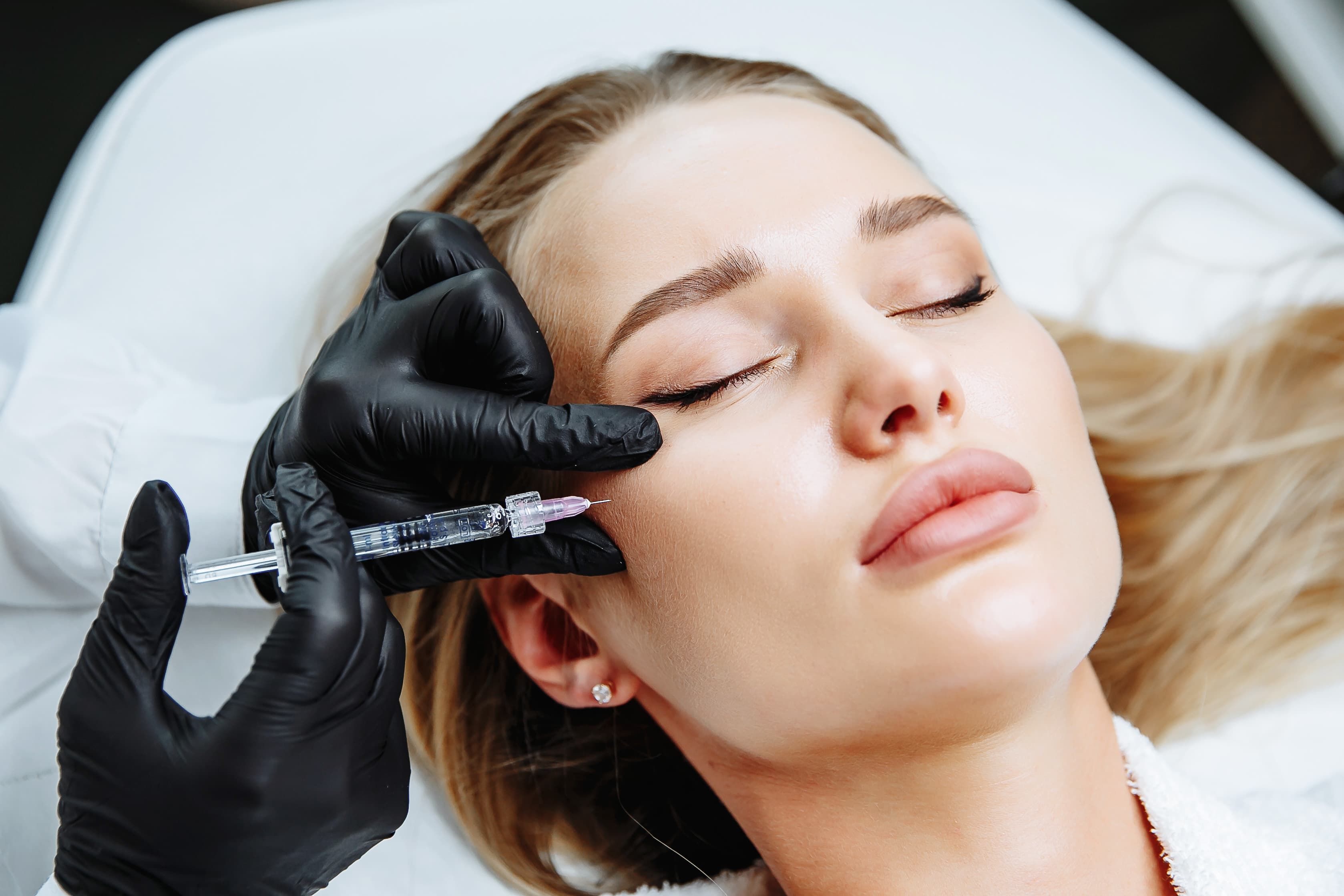 Skin Booster Facial Revitalise your skin with our Skin Booster Facial, the ultimate solution for dry, dull, and tired skin. Call 0333 016 3500.